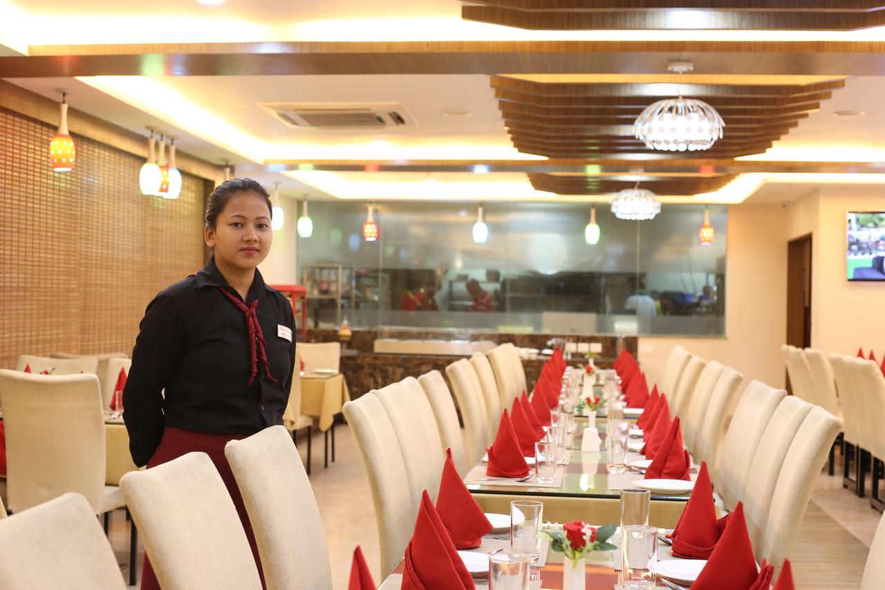 โรงแรมแฮริสัน พาเลซ บิรัทนาการ์ ภายนอก รูปภาพ